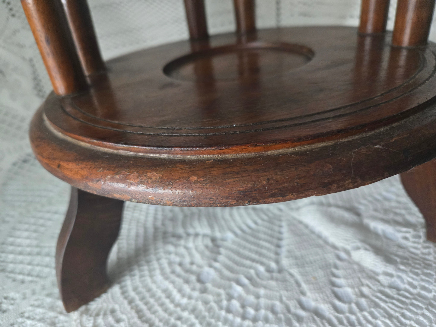Vintage Dual Ashtray Smokers Stand