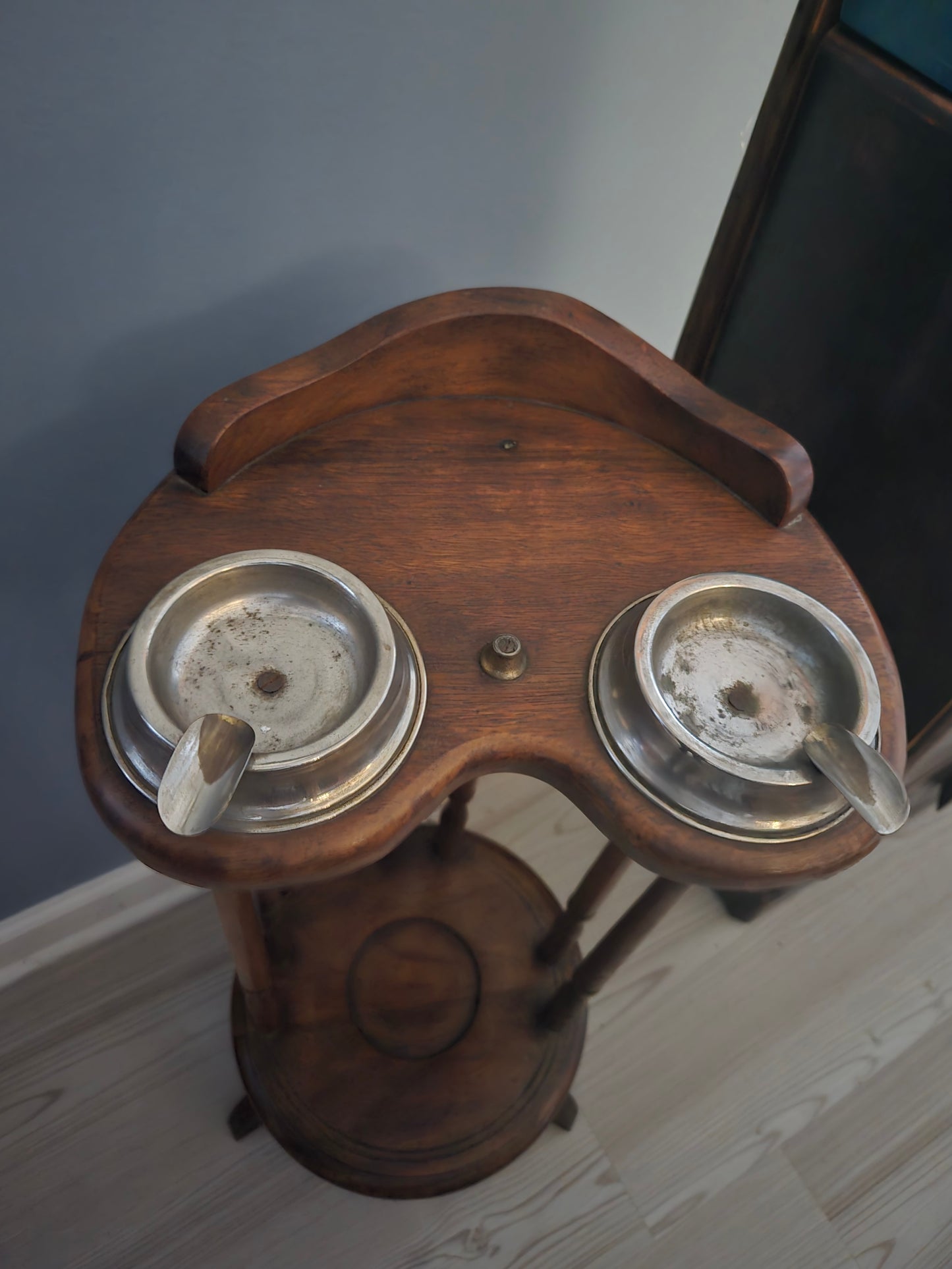 Wood, tall standing, Dual ashtray stand.