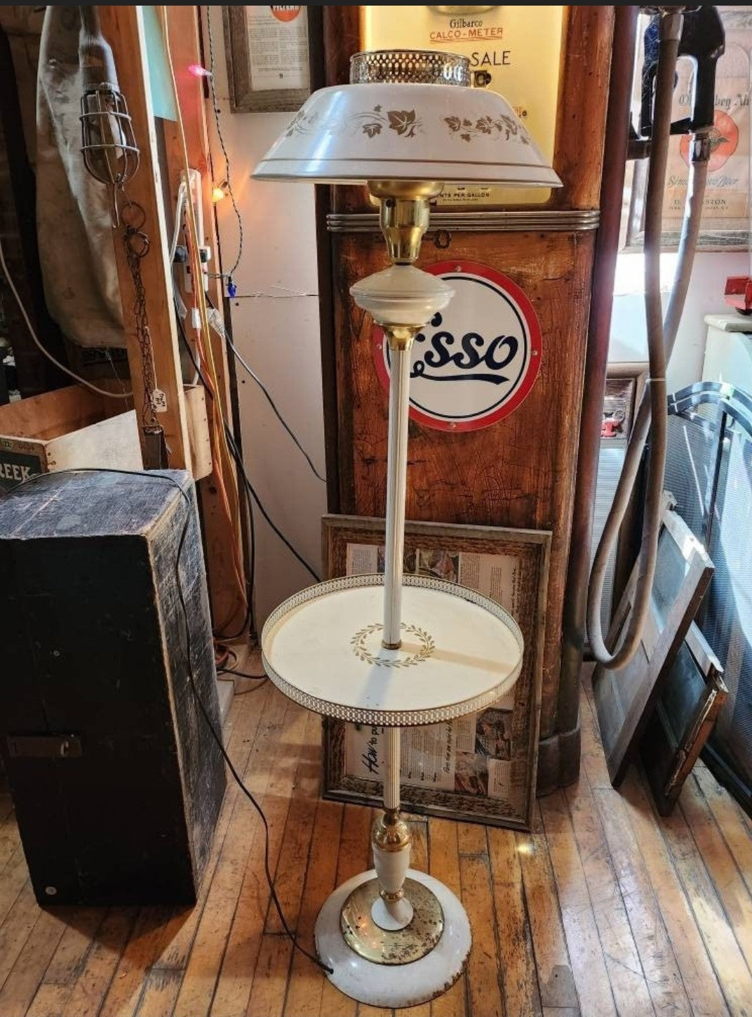 Toleware metal lamp with round center table - gold accents and leaf motif