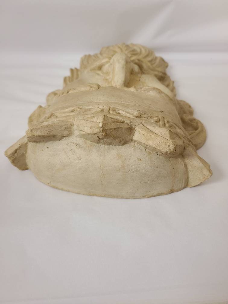 Vintage Canadian King Brian Boru Plaster Wall Plaque