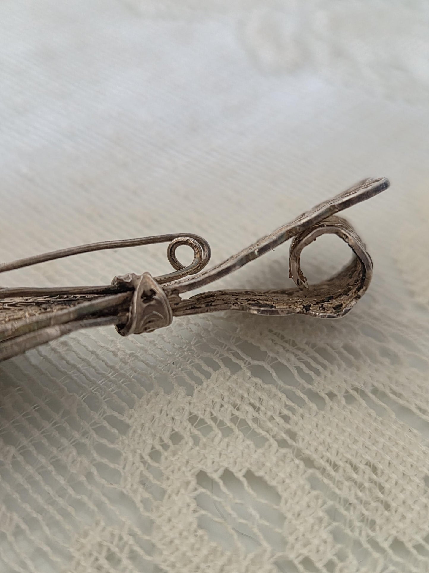 Filigree Bow Brooch Pin