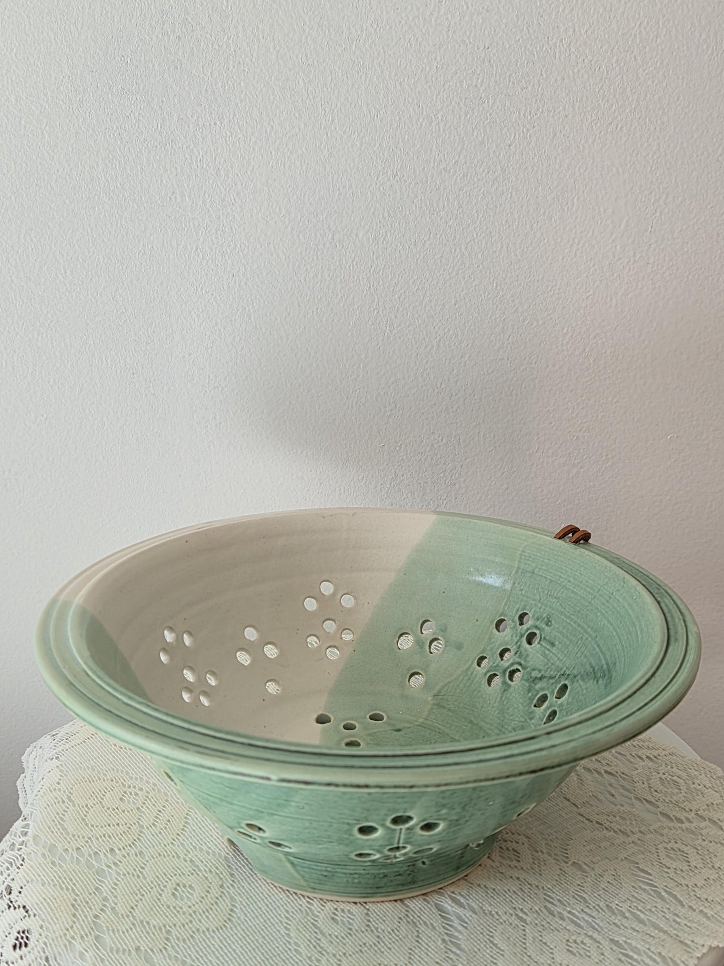 Pottery Berry Bowl Colander