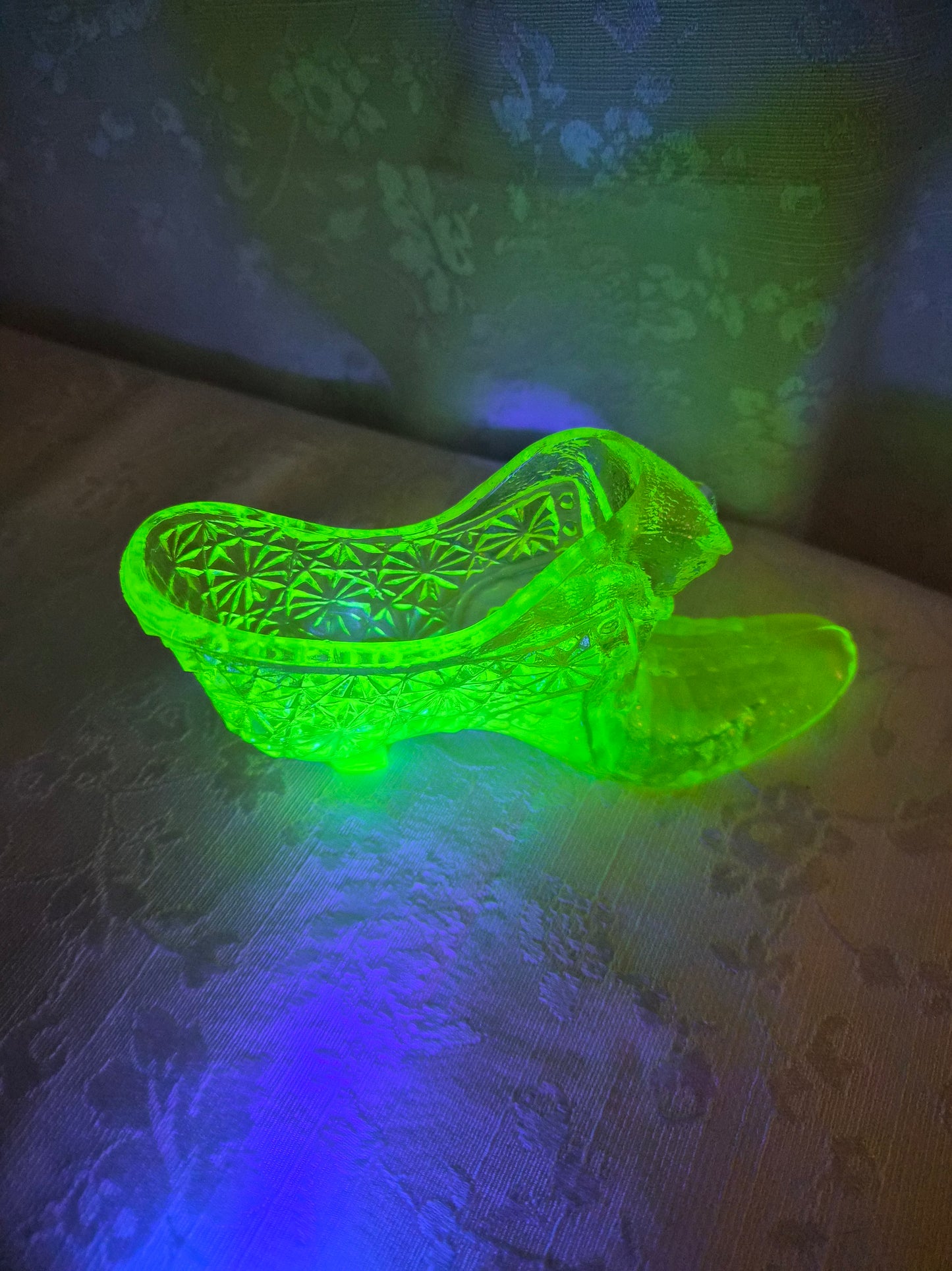 Fenton Yellow Uranium Glass Shoe