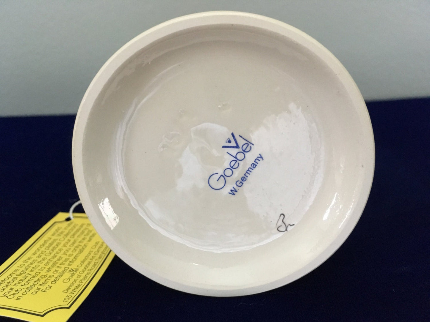 M.I. Hummel "Little Hiker" 16/1, TMK5