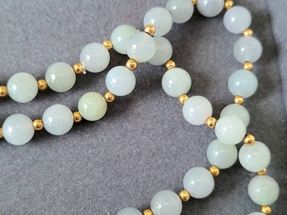 Lovely Vintage Jadeite Necklace