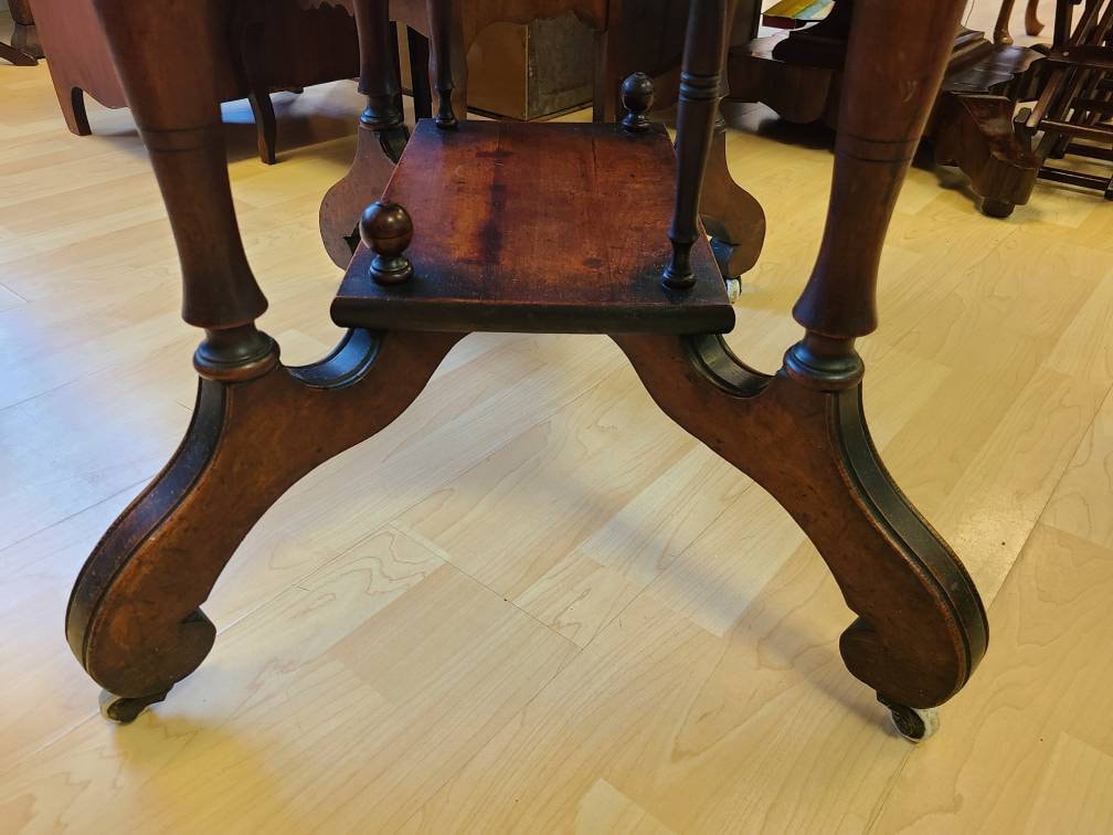 Antique Maple Occasional Parlor Table ( Local Pickup Only - Clarence, NY)