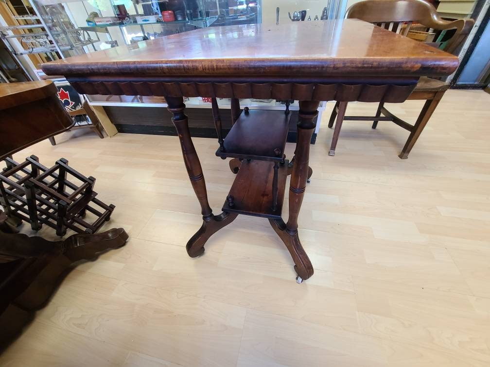 Antique Maple Occasional Parlor Table ( Local Pickup Only - Clarence, NY)