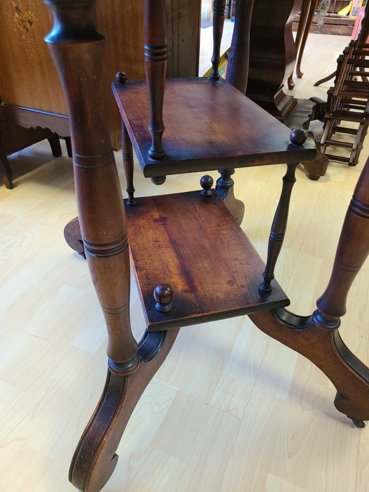 Antique Maple Occasional Parlor Table ( Local Pickup Only - Clarence, NY)