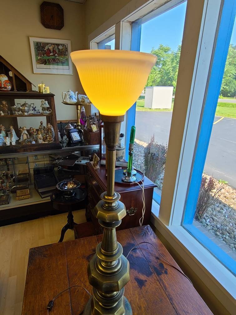 Vintage Stiffel Brass Lamp Glass Shade