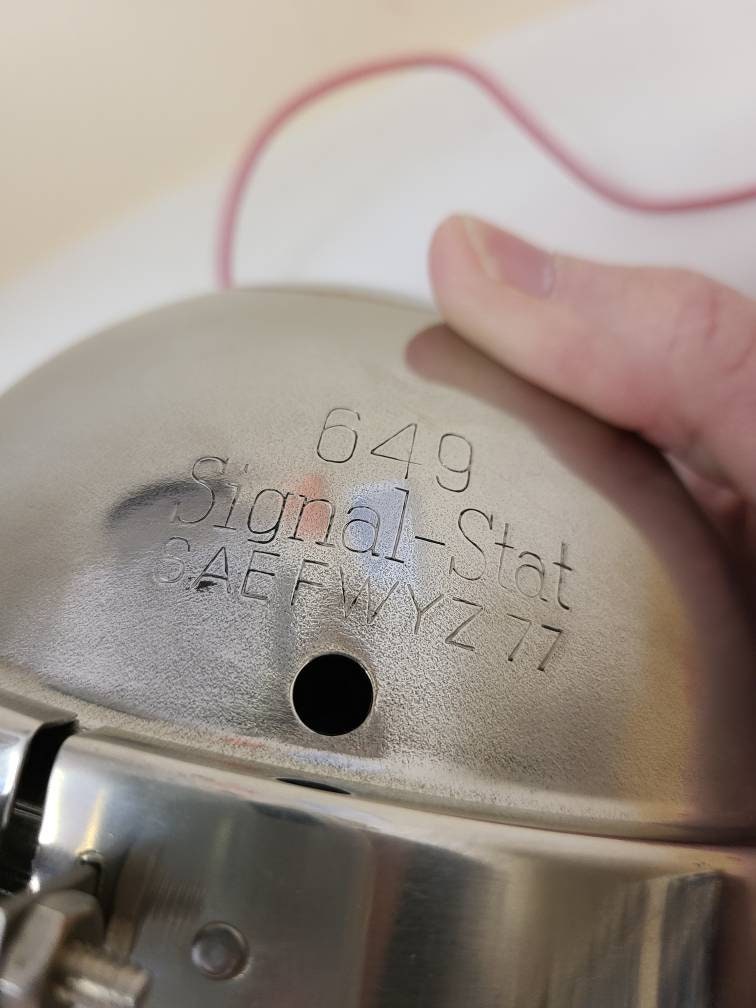 Vintage Cats-Eye A-9235 Auto Light