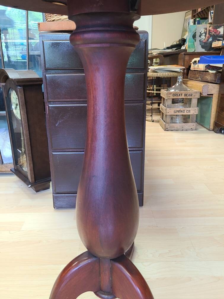 Gorgeous Mahogany Inlaid Tilt Pie Table *Local Pickup Only* - Clarence, NY