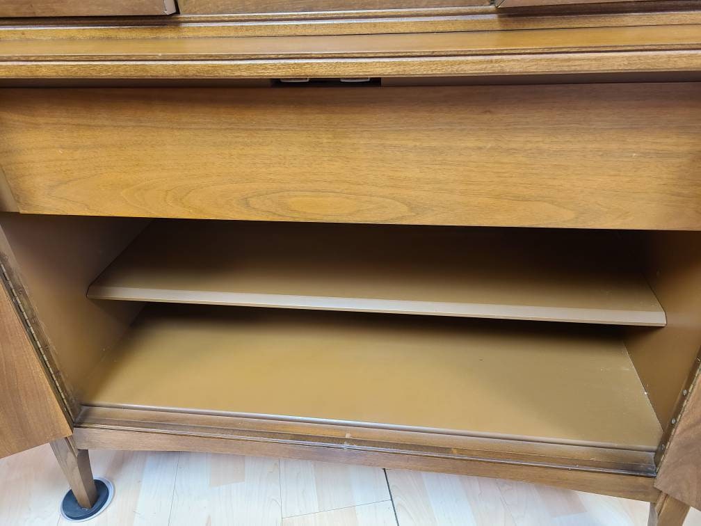 Caldwell Hutch China Cabinet - Local Pickup Only Akron, NY