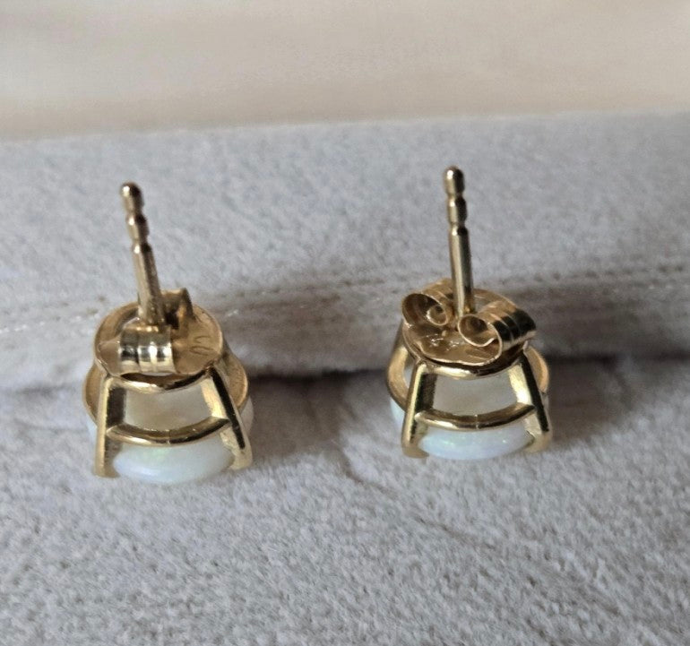 Vintage Opal Oval Stud Earrings 14K