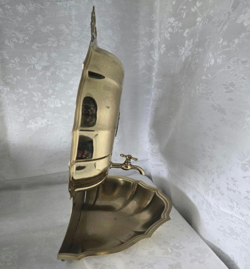 International Silver Brass Lavabo