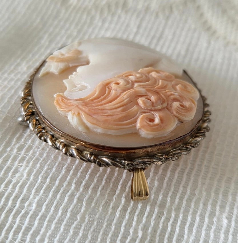 Cameo Brooch 12K Gold-Filled