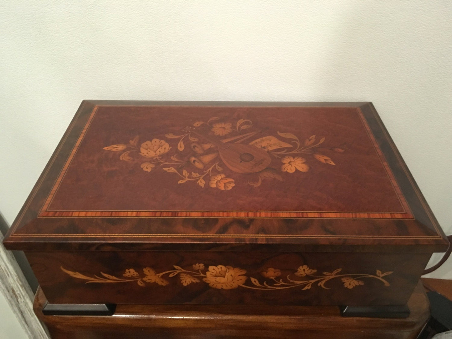 Sorrento Thorens Italian Handmade Inlaid Wood Music Disc Player