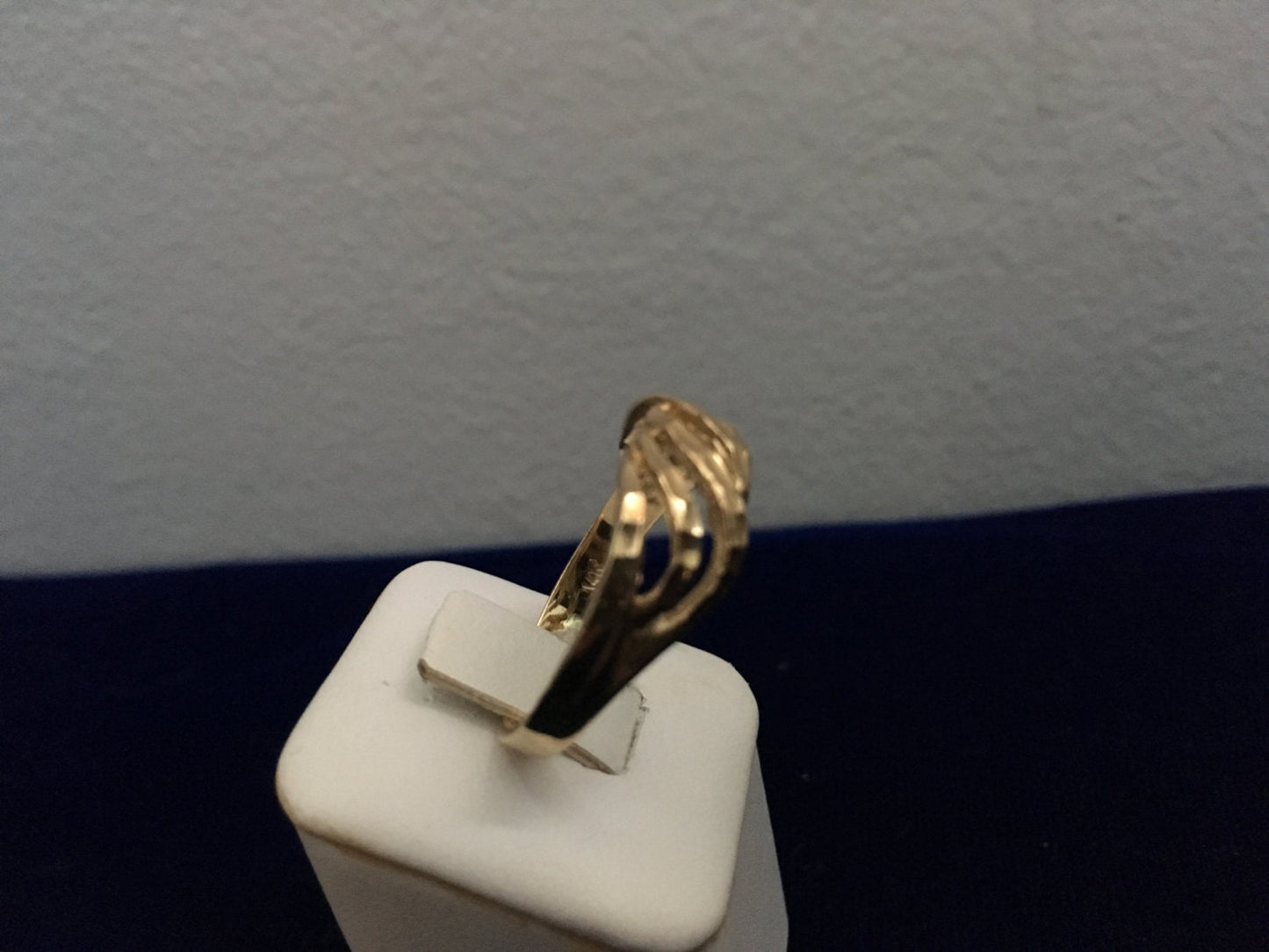 Vintage 14K Yellow Gold Open Twist Ring - Local pickup only