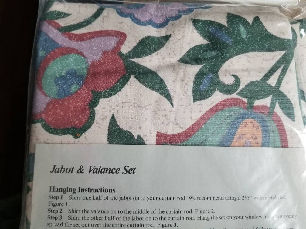 Vintage Richmark York Harbor Jabot and Valance Curtain Set