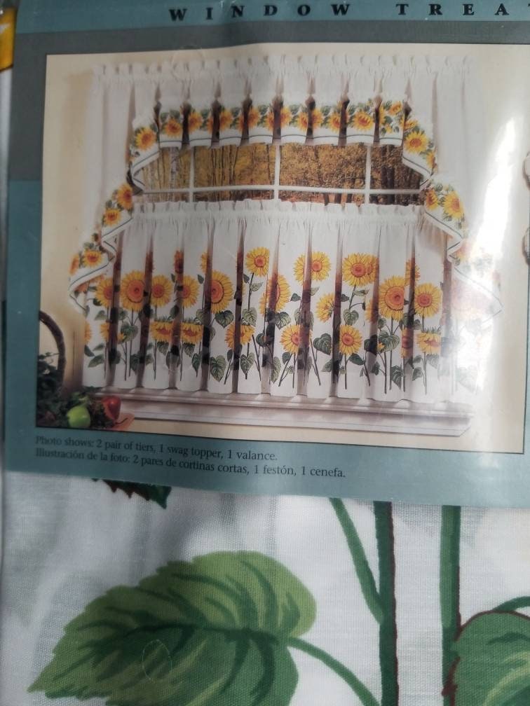 Vintage Aberdeen Sunflower Tier Curtain