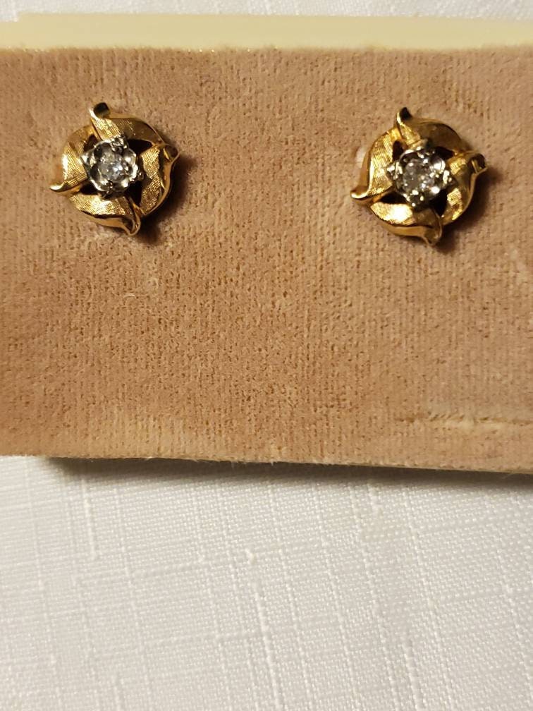 14K Gold Diamond Accent Pinwheel Earrings - Local Pickup Only