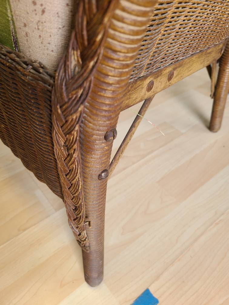 Vintage Lloyd Loom Chair with Cushion *Local Pick up Only - East Aurora, NY*