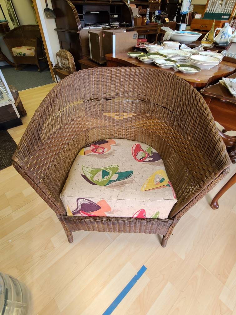 Vintage Lloyd Loom Chair with Cushion *Local Pick up Only - East Aurora, NY*