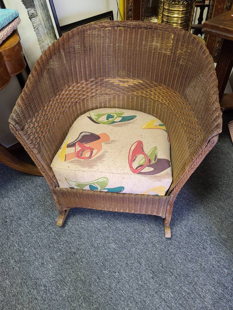 Vintage Lloyd Loom Rocking Chair *Local Pick up Only - East Aurora, NY*