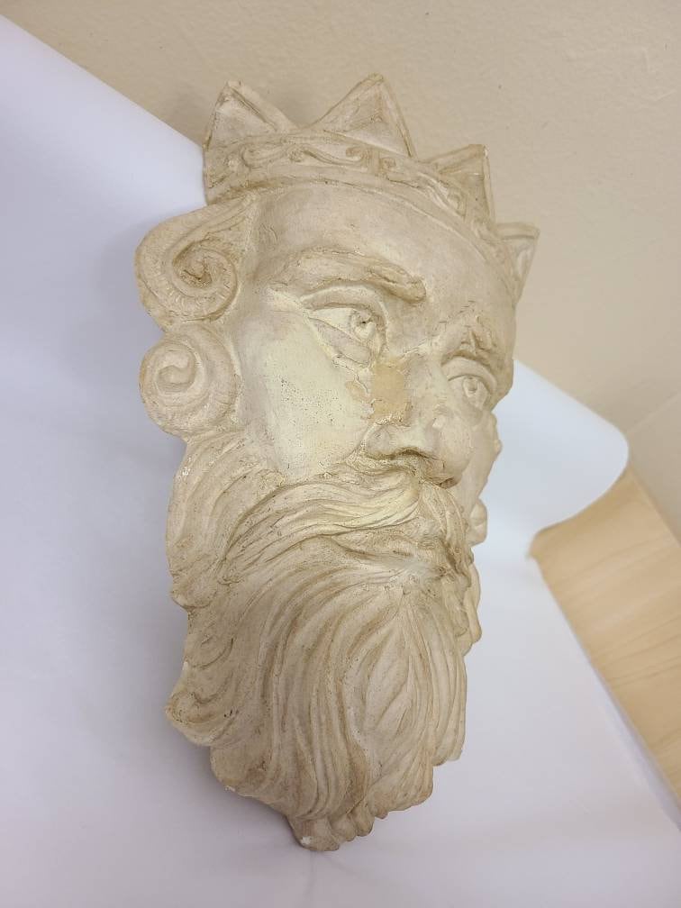 Vintage Canadian King Brian Boru Plaster Wall Plaque