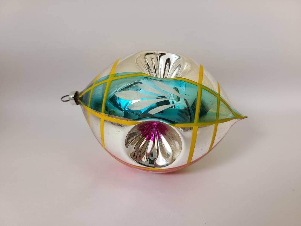 Vintage Traditional Glass Teardrop Ornament