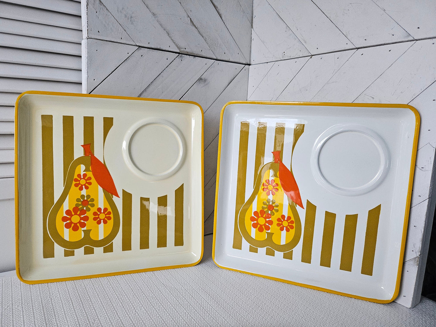 Mid Century Retro Sandwich Snack Plates