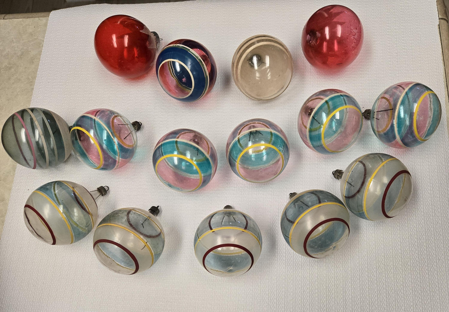 Vintage WW2 Ornament (Bulbs 15)