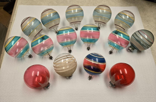 Vintage WW2 Ornament (Bulbs 15)