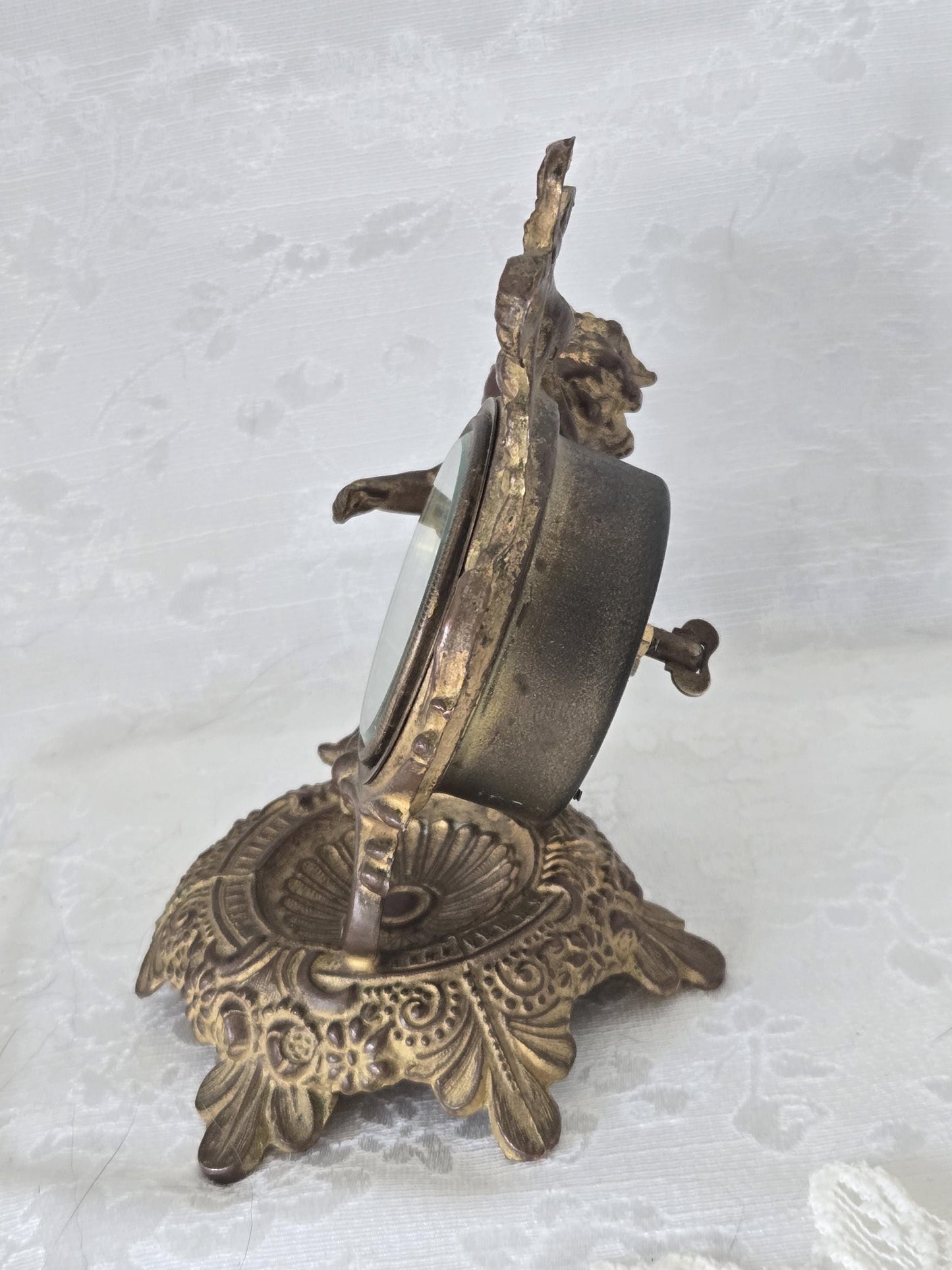 New Haven Art Nouveau Uranium Cherub Clock