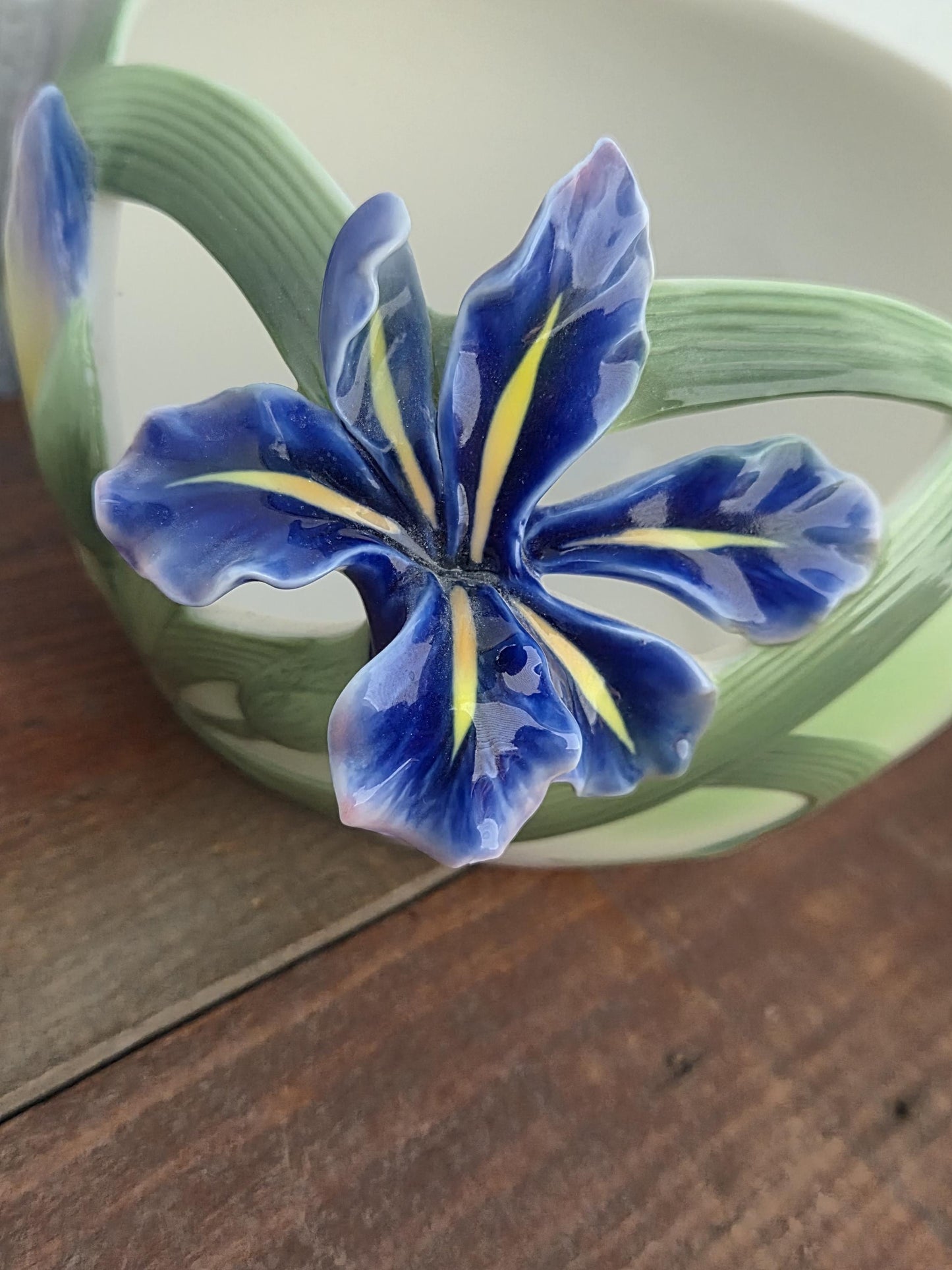 Franz Iris and Hummingbird Decorative Bowls (2)