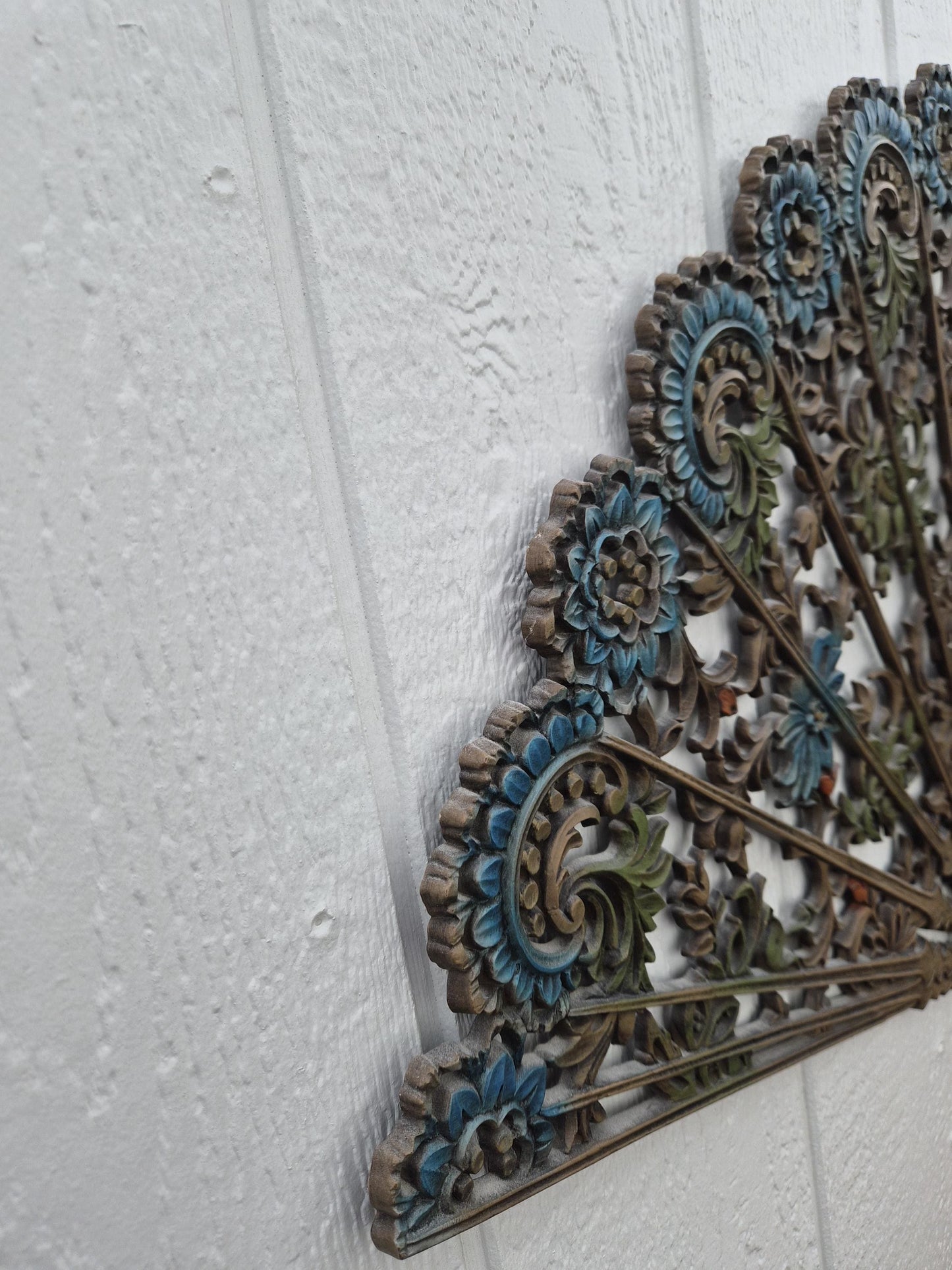 Retro Burwood Fan Wall Decor