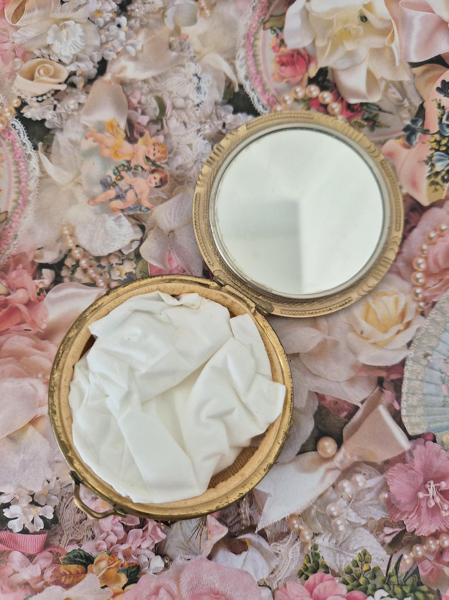 Mesh Compact Powder Mirror