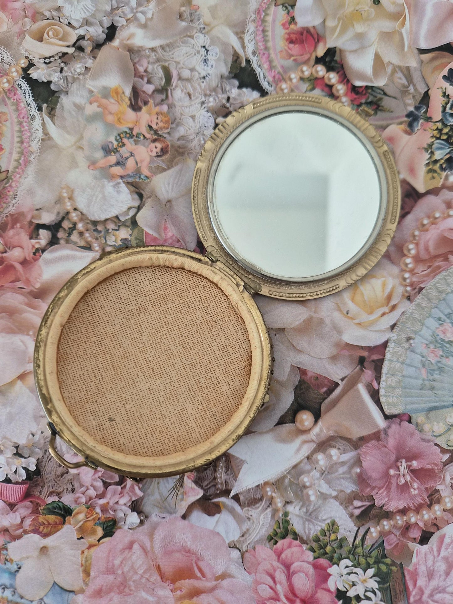 Mesh Compact Powder Mirror