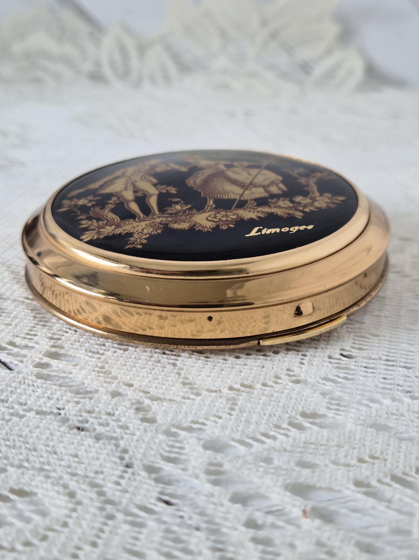 Limoges Round Powder/Mirror Compact