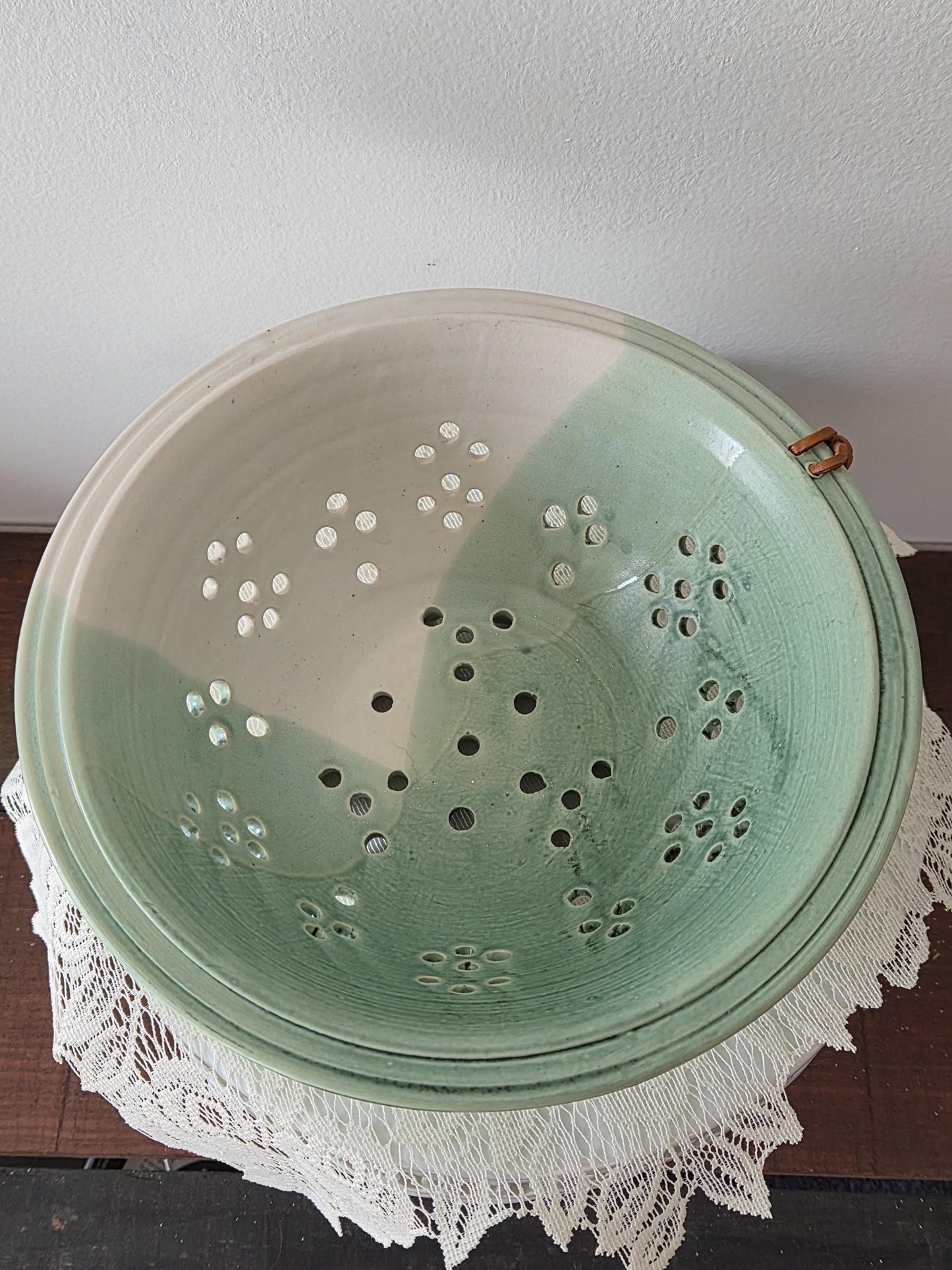Pottery Berry Bowl Colander