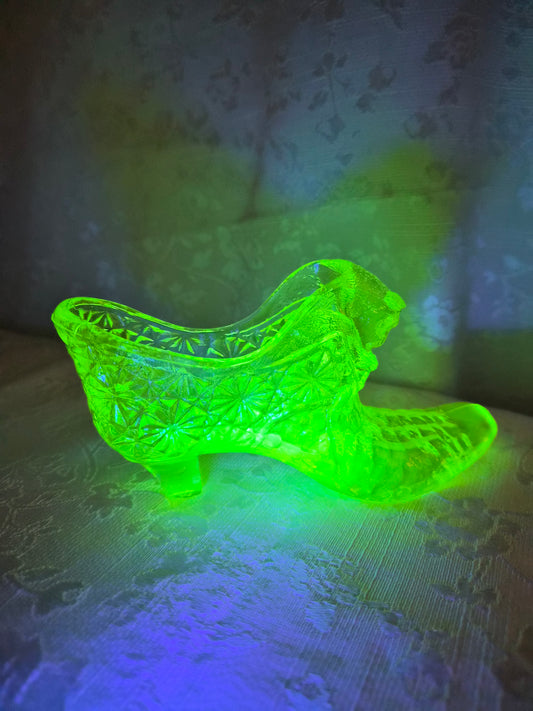Fenton Yellow Uranium Glass Shoe