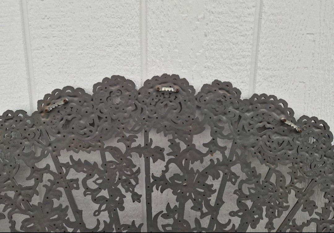 Retro Burwood Fan Wall Decor