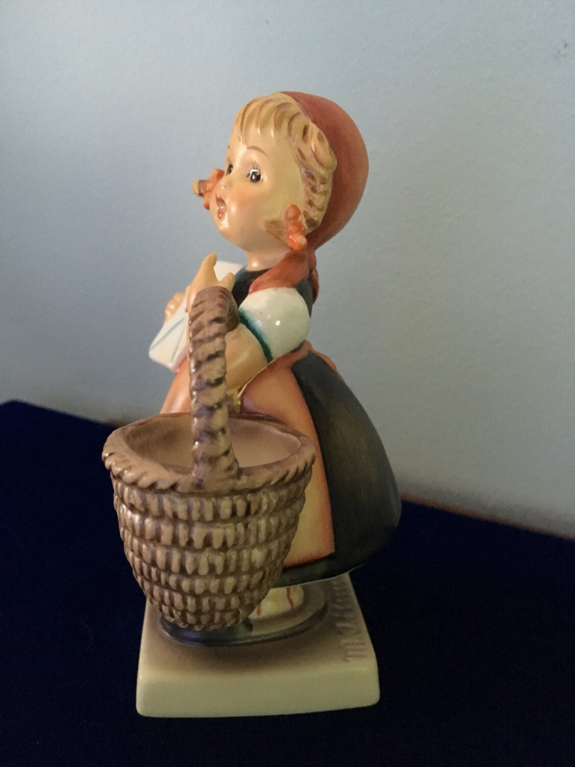M.I. Hummel Vintage Girl with Basket "Meditation" TMK5