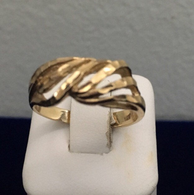 Vintage 14K Yellow Gold Open Twist Ring