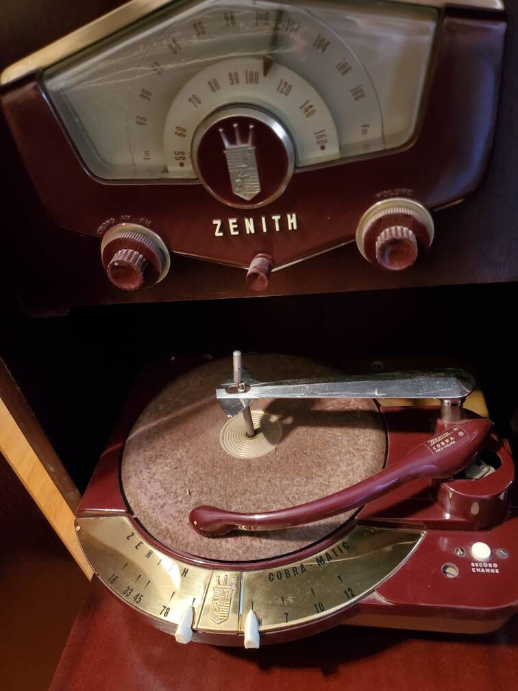 Rare Zenith Mahogany Cabinet with Radio and Turntable *Local Pickup Only in Akron, NY*