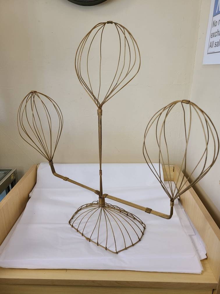 Vintage wire hat stand hot sale